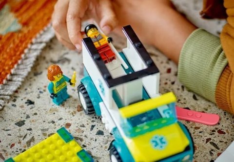60403 - LEGO City - Karetka i snowboardzista