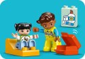 10447 - LEGO DUPLO - Karetka z kierowcą