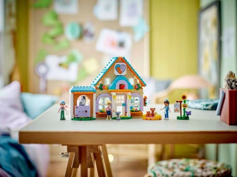 42651 - LEGO Friends - Koń i lecznica dla zwierząt